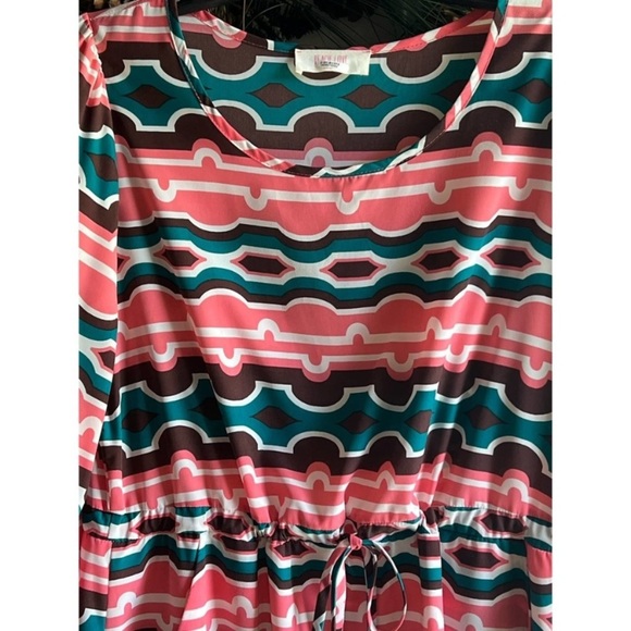 Peach Love Geometric patterned dress Size Medium - Picture 13 of 16